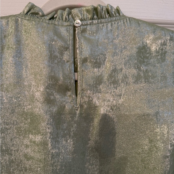 NEW JODIFL Shimmering Green Ruffle Sleeve Top Size Small - Picture 7 of 7